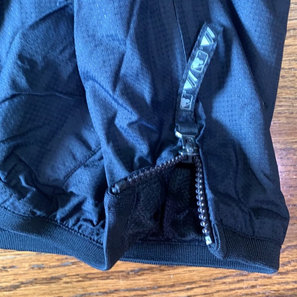 New York Yankees Windbreaker - Picture 8 of 12